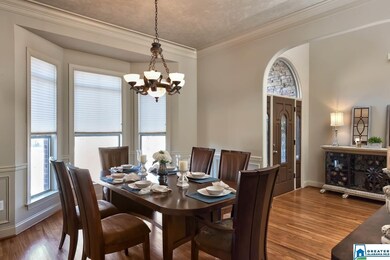 Allows natural light with bay windows
