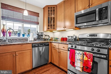 4119 S Four Mile Run Dr unit 202, Arlington, VA 22204 - photo 7