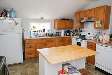 27 Everett St, Pawtucket, RI 02861 - photo 4