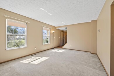 2372 Rolling Rock Dr, Columbus, OH 43229 - photo 4