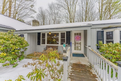 12 Morgan St, Saratoga Springs, NY 12866 - photo 4