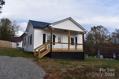 36 Circle c St, Marion, NC 28752 - photo 2