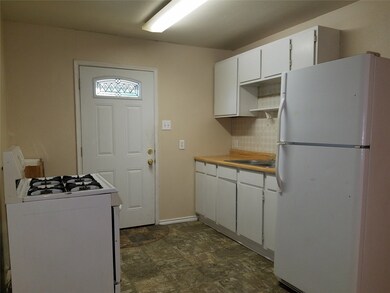 111 7th St unit 1, Rosenberg, TX 77471 - photo 4