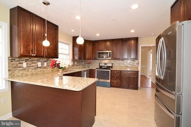 8133 Blandsford Dr, Manassas, VA 20111 - photo 5