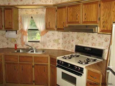 83 King Rd, Saratoga Springs, NY 12866 - photo 4