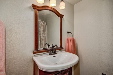 Harvard hall bath