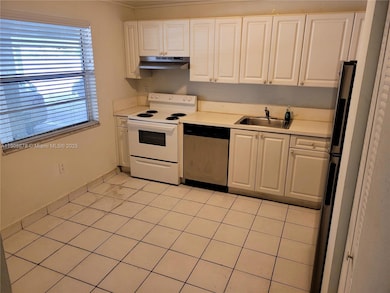 5100 SW 41st St unit 114, Hollywood, FL 33023 - photo 4