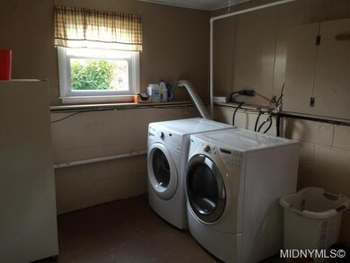 9x13 Laundry Room