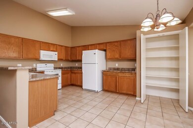 527 N Bailey Cir, Mesa, AZ 85207 - photo 5