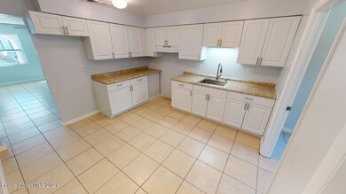 Kitchen w/ New Cabinets!