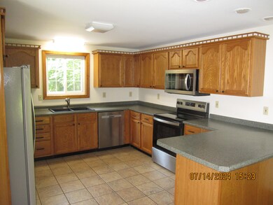 75 Burnham Rd, Limerick, ME 04048 - photo 3