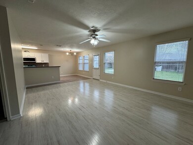 12018 Bunny Ln, Pinehurst, TX 77362 - photo 2