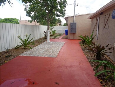 2204 Atlanta St unit 1, Hollywood, FL 33020 - photo 2