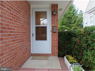 1042 N 19th St unit 1044, Allentown, PA 18104 - photo 3