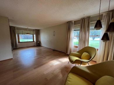 210 10th St E, Mobridge, SD 57601 - photo 5