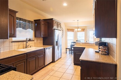 20556 E 47th St S, Broken Arrow, OK 74014 - photo 6