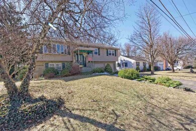 8 College View Dr, Albany, NY 12211 - photo 3