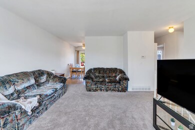 1490 Twin Oaks Dr, West Jordan, UT 84088 - photo 4