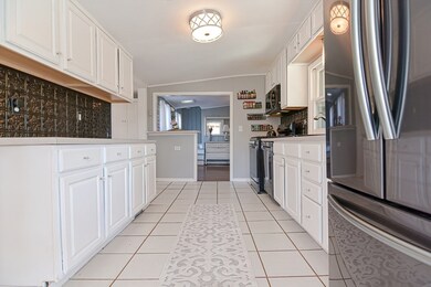 55 Bartholomew St, Peabody, MA 01960 - photo 6