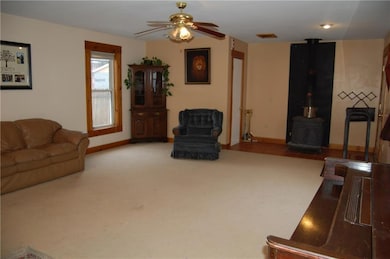 37 Mitchell St, Mechanic Falls, ME 04256 - photo 5