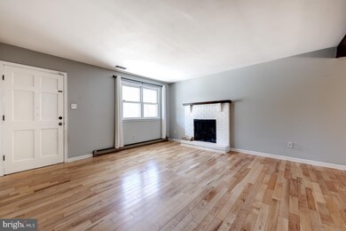 129 Forge Hill Ln, Phoenixville, PA 19460 - photo 2