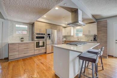 21812 Martinez St, Woodland Hills, CA 91364 - photo 5