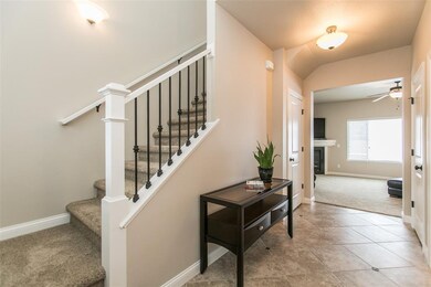 412 Cimarron Dr, Hiawatha, IA 52233 - photo 3