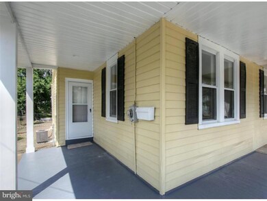 615 Bridgeboro St, Riverside, NJ 08075 - photo 3