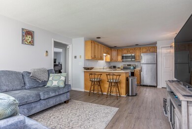 2 Colony Dr - W5 - 01