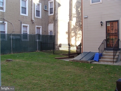 1739 W Oxford St, Philadelphia, PA 19121 - photo 5