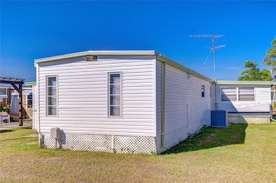 35132 Zephyr Shores Dr, Zephyrhills, FL 33541 - photo 6