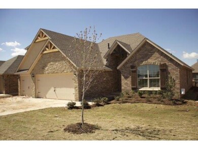 613 Lindsey Ln, Moore, OK 73160 - photo 2