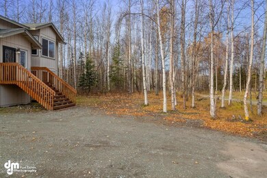 26-Front Yard_DMD374