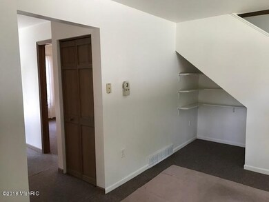 715 Knapp St NE, Grand Rapids, MI 49505 - photo 5