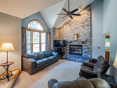 3437 Sycamore Ct NE, Cedar Rapids, IA 52402 - photo 3