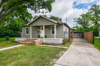 311 E 35th St, Houston, TX 77018 - photo 2