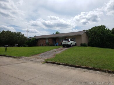 1129 Bolton St, Ada, OK 74820 - photo 2