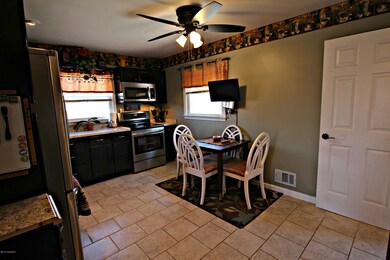 9211 Lantana Dr, Louisville, KY 40229 - photo 6