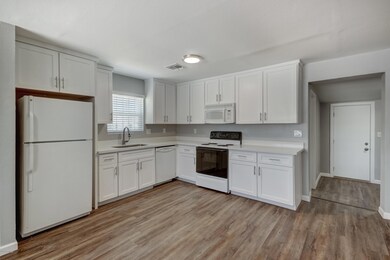 416 N Ocotillo Dr-11