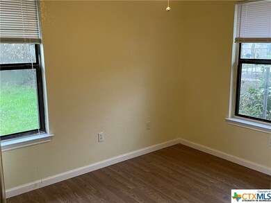 604 N 4th St, Copperas Cove, TX 76522 - photo 5