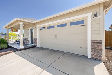 63872 Wellington St, Bend, OR 97701 - photo 2