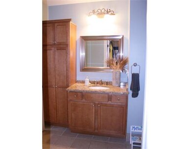 203 Hammond St, Waltham, MA 02451 - photo 4