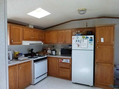 Eat In Kitchen.