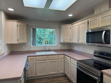 276 Candis Dr, Eagle Point, OR 97524 - photo 6