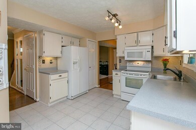 6523 Alopex Rd, Waldorf, MD 20603 - photo 5