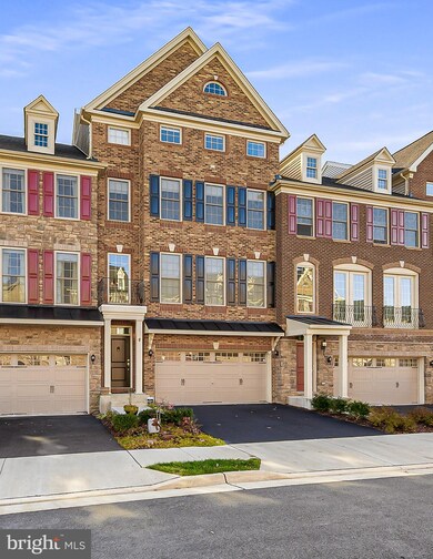 25021 Cambridge Hill Terrace, Chantilly, VA 20152 - photo 2