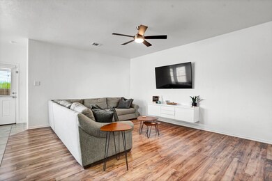 9001 Mossy Creek Ln, Fort Worth, TX 76123 - photo 6