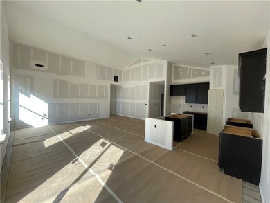 5655 Poplar Woods Ct, Columbus, IN 47203 - photo 3