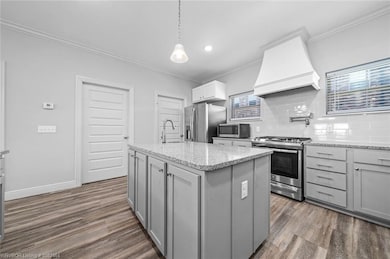 9225 R A Young Jr Dr, Barling, AR 72923 - photo 5