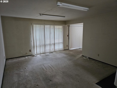 2115 NE 144th Ave, Portland, OR 97230 - photo 4